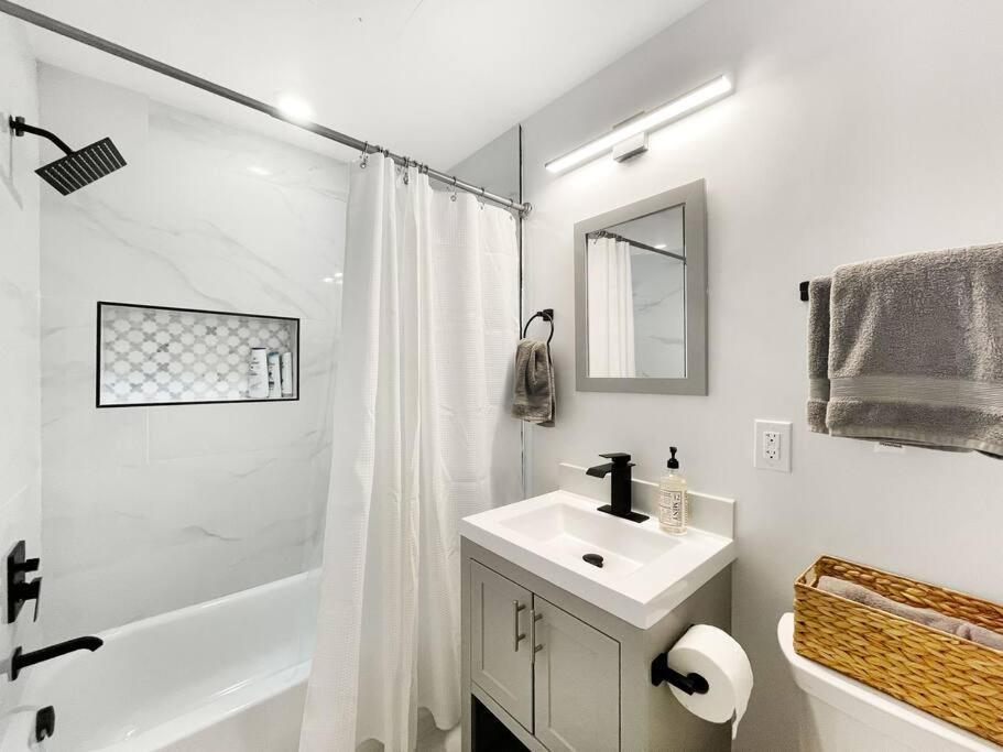Classy Capitol Hill Apt, Steps From Dc Attraction Washington Luaran gambar